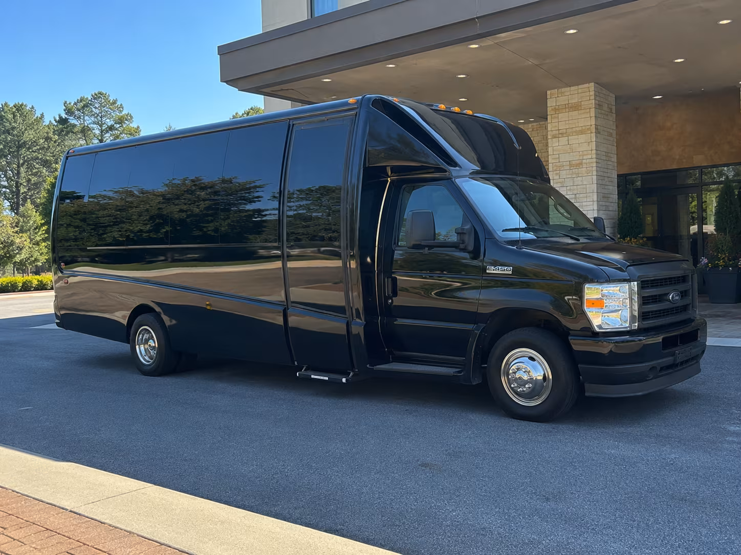 concert shuttle buses for groups heading to new york city shows
