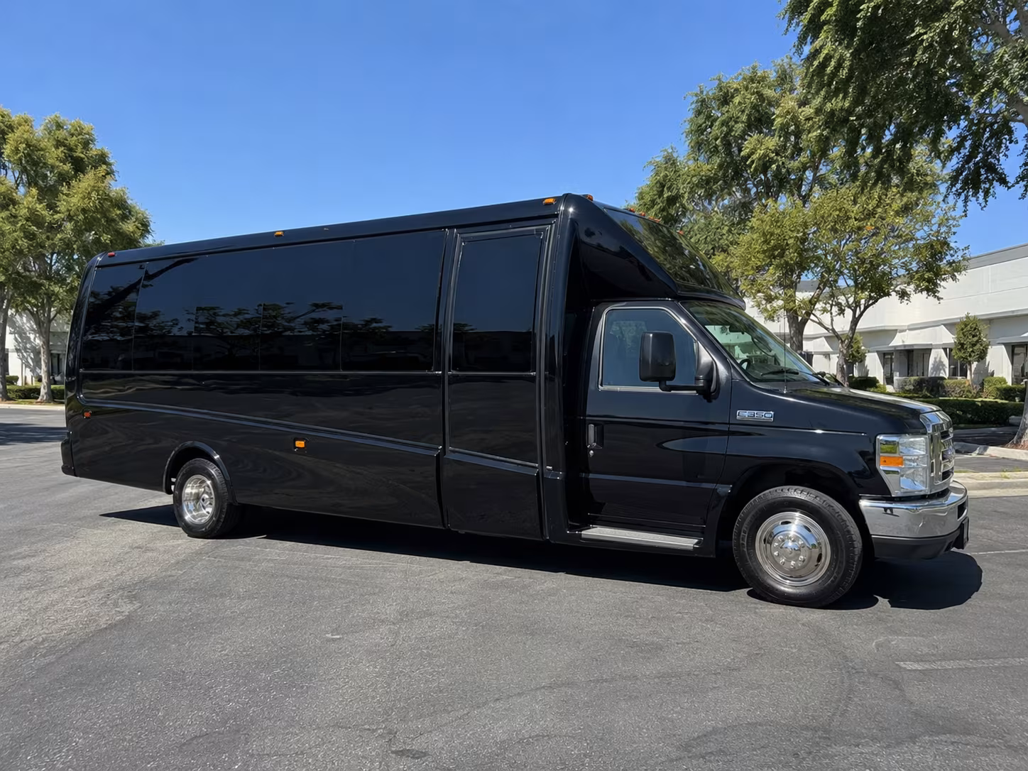 party buses to pnc bank arts center shows in holmdel