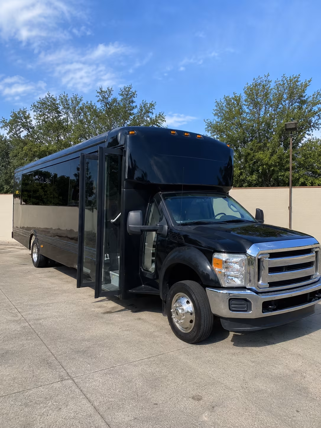 vineland 20 passenger party bus