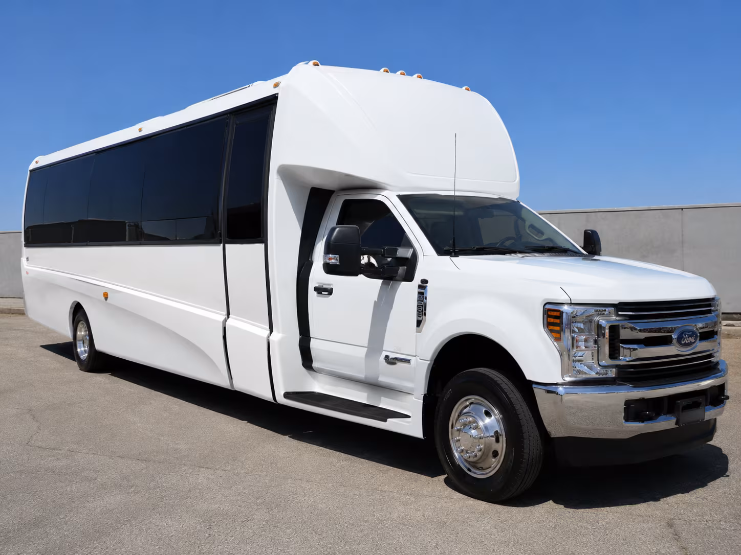 zoo and outdoor education bus rentals for cumberland county classes